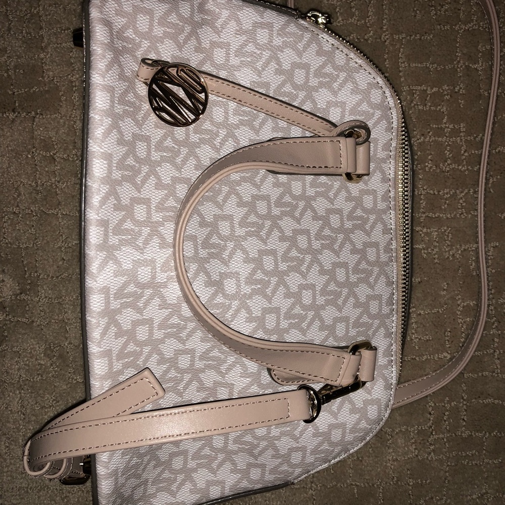 Dkny purse